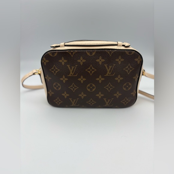 Louis Vuitton Saintonge Crème Monogram Crossbody - Picture 4 of 16